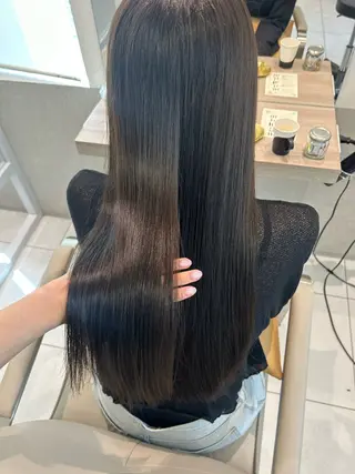 ロング カラー オリーブ/アッシュ やわらか透明感カラーのヘアスタイル