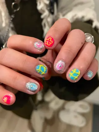 ネイル ⁸ᵃᵖᵖʸ🐝⋆゜ MöEのネイルデザイン