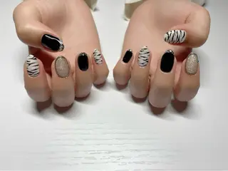 ミディアム え まのネイルデザイン