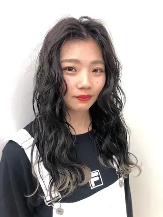 ロング カラー 安藤 佑衣のヘアスタイル