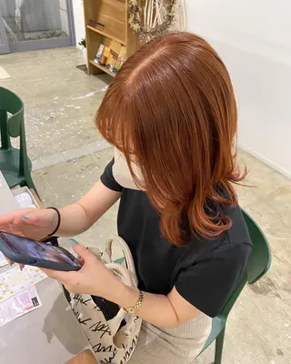 ミディアム カラー 藤野 凪沙のヘアスタイル