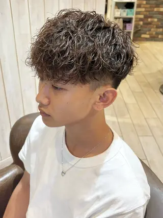 カラー パーマ メンズ 増渕 駿介のヘアスタイル