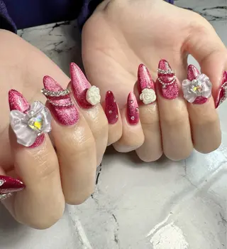 ネイル 新山 聖のネイルデザイン