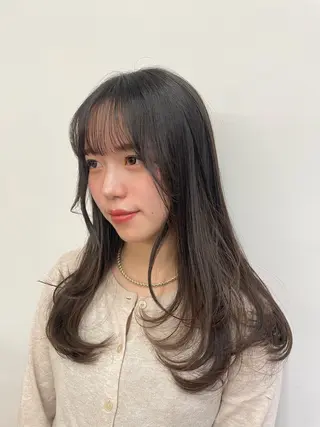 セミロング elena byartefice所属・安達 萌花のヘアスタイル