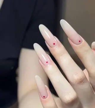 ネイル 高木 維麗絲のネイルデザイン