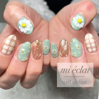 ネイル mi éclat ミ　エクラのネイルデザイン