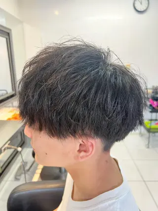 メンズ パーマ特化美容師 茂木広幸のヘアスタイル