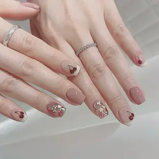 ネイル T. Leeのネイルデザイン