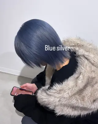 セミロング カラー 🍓ハイトーンカラー 🎀nene🍓のヘアスタイル