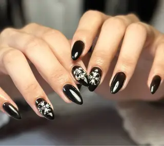 ネイル 新山 聖のネイルデザイン