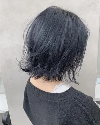 ショート ハイトーン×レイヤー カットTAKUMIのヘアスタイル