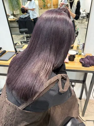 セミロング カラー ミルクティー× グレージュMOMOのヘアスタイル