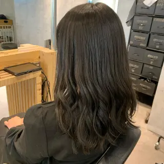 セミロング カラー ノグチ ナツコのヘアスタイル