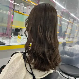 セミロング カラー ヘアアレンジ ☁️縮毛矯正✖️ 透明感☁️りくのヘアスタイル