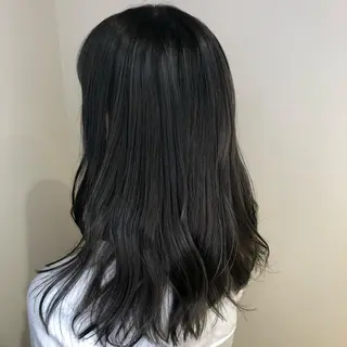 ロング カラー ウルフカット／吉村 桃子のヘアスタイル