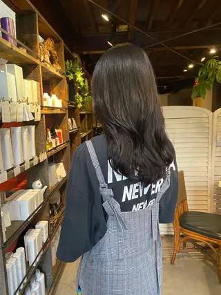 セミロング 吉川 愛美李のヘアスタイル