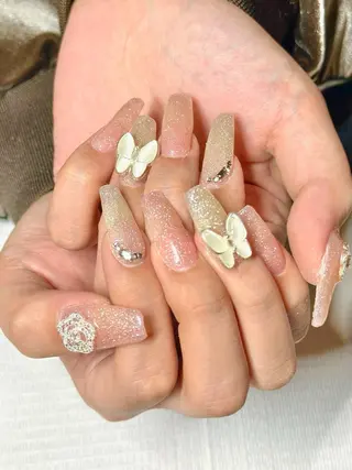 ネイル MIGHTY COLORのネイルデザイン