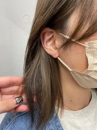 ミディアム カラー IO イオリのヘアスタイル