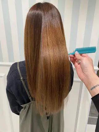 ミディアム 長井 麻帆のヘアスタイル