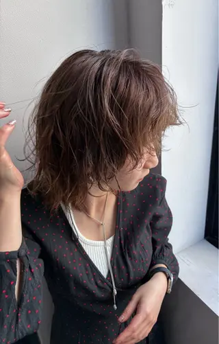 ミディアム パーマ あかね 髪質改善ストレートのヘアスタイル