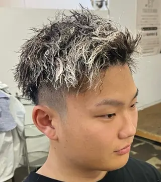 カラー パーマ メンズ 市道 翼のヘアスタイル