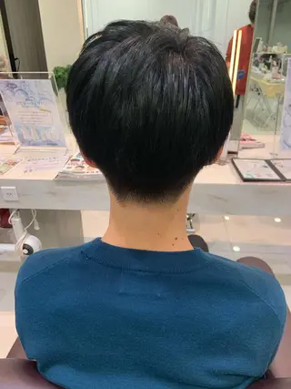 ショート カラー メンズ ハイトーンカラー🤍 山下 優華のヘアスタイル