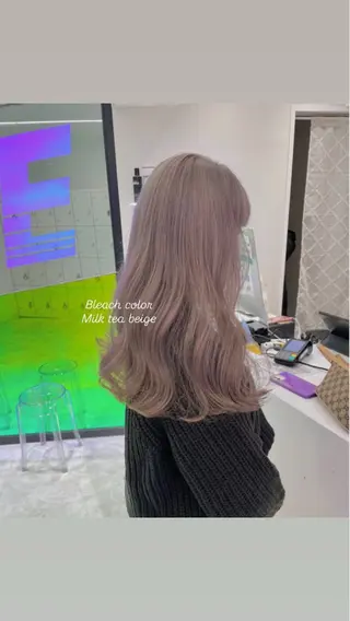 セミロング カラー 🤍💕ブリーチカラ ーAyaka💕🤍のヘアスタイル