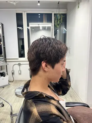 メンズ JIN/暖色カラー /髪質改善/艶髪のヘアスタイル