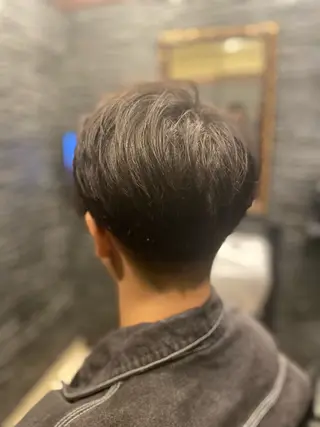 ミディアム 齋藤 梅太郎のヘアスタイル