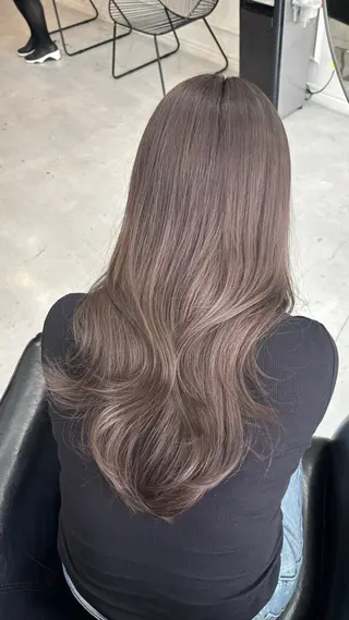 ロング カラー MaisonHALU 松浦光咲のヘアスタイル
