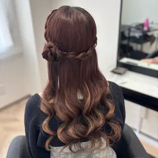 ロング ヘアアレンジ 𝒎𝒐𝒆🩰 名駅/ヘアメ/暖色♡のヘアスタイル