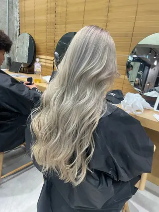ロング 🫧ハイライトカラー 🫧 𝓜𝓘𝓤のヘアスタイル