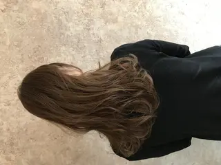 ミディアム due hair 京都駅前店 MILBON オージュア認定サロン【デューヘアー】所属・ハイトーンブリーチ 土坂　由志【京都】のヘアスタイル