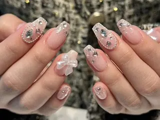 ネイル Rainrain💧 パーツ豊富、やり放題のネイルデザイン