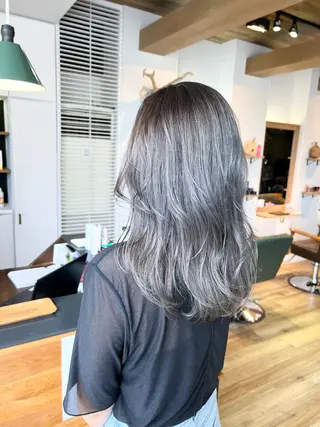 セミロング カラー 堀 望美のヘアスタイル