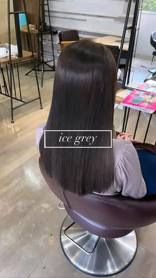 ロング メンズバレイヤージュ 斉藤春のヘアスタイル