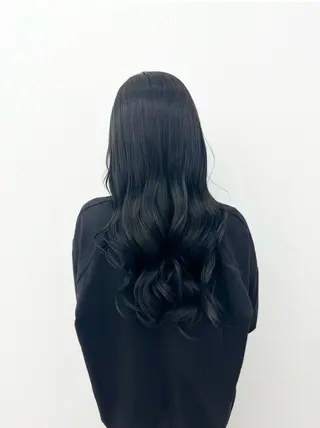 ロング カラー 相田 絢音のヘアスタイル