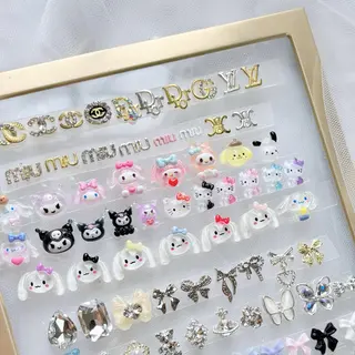 ネイル 𝓇𝒶𝓃𝒶𝓃 𝓃𝒶𝒾𝓁のネイルデザイン