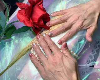 ネイル pink ladyサロン所属・べ にのネイルデザイン