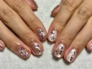 ネイル Tim nail&eye(旧:美肌育成専門店&Nail Salon Premiere）所属・Fujita Amiのネイルデザイン