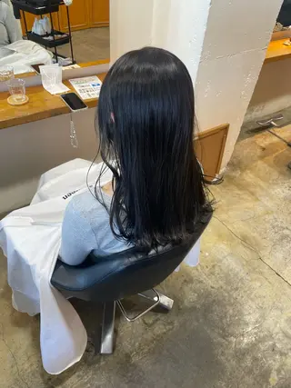 ミディアム カラー MIOベージュカラー 柔らかいカラーのヘアスタイル