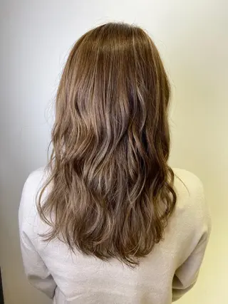 セミロング カラー 🐺ウルフ/レイヤー 似合わせ‎🤍沙羅のヘアスタイル