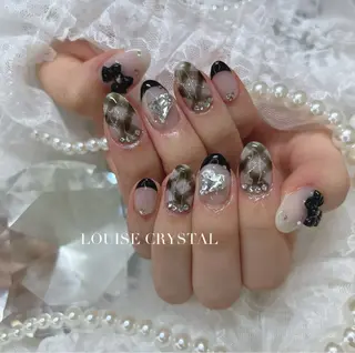 ネイル LOUISE CRYSTALのネイルデザイン