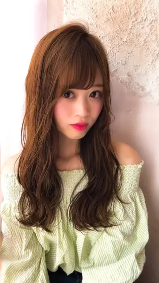セミロング 代表山口ひな 髪質改善のプロのヘアスタイル