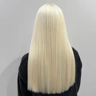 ロング カラー ヘアメイク アン/ ブリーチカラーのヘアスタイル