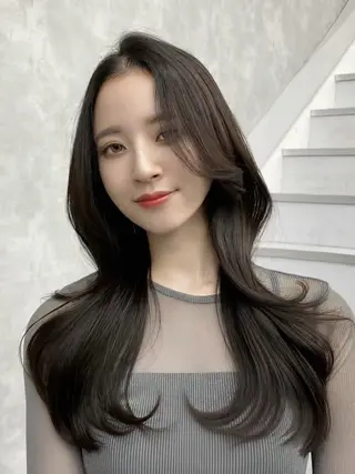 ロング 🚨メンズ曲がる 縮毛矯正りおん🚨のヘアスタイル