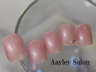 ミディアム ネイル カラー Aayley(アイリー)Salon所属・Aayley アイリ―サロンのネイルデザイン