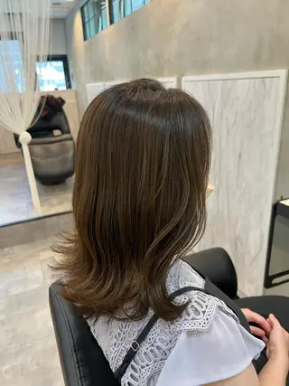 ミディアム カラー 工藤 梨花のヘアスタイル