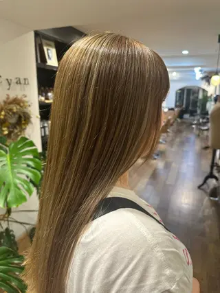 カラー cyan hair design所属・ブリーチカラー／ cyanのヘアスタイル