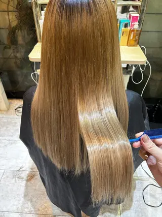 ロング カラー タケ ウチのヘアスタイル